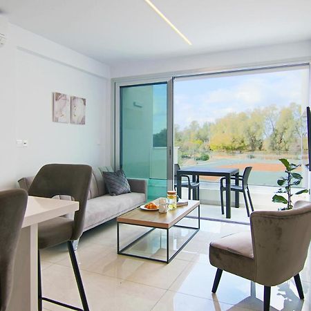 Phaedrus Living - Seaside Executive Flat Harbour 204 Apartment Paphos ภายนอก รูปภาพ